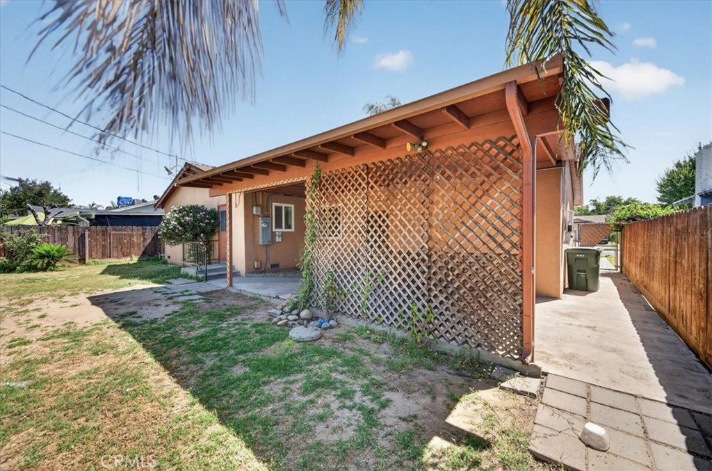 1604 S Sierra Vista, Fresno, CA 93702
