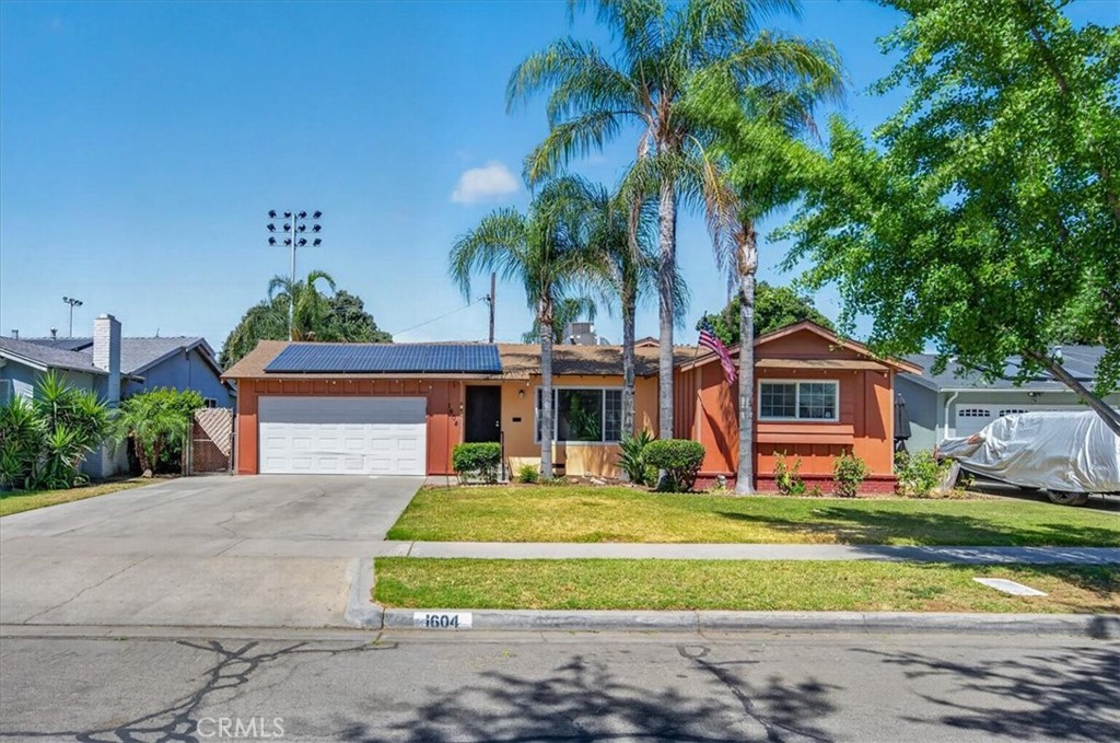 1604 S Sierra Vista, Fresno, CA 93702