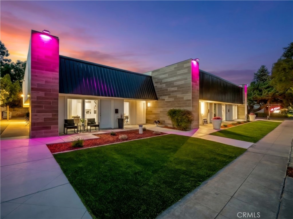 1490 W Shaw, Fresno, CA 93711