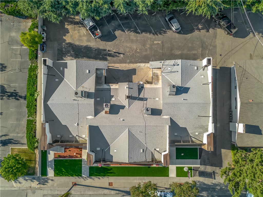 1490 W Shaw, Fresno, CA 93711
