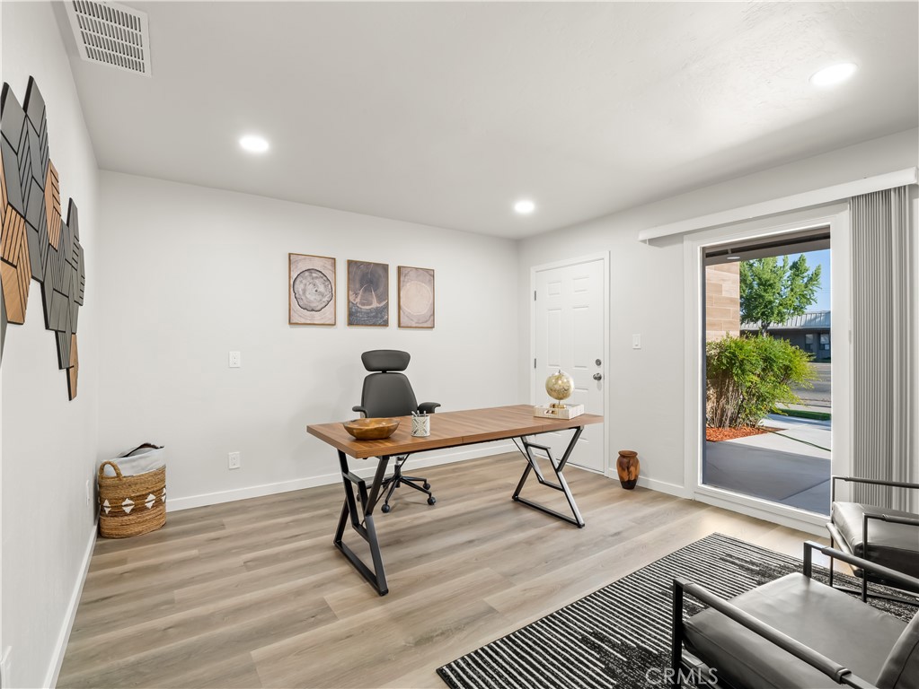 1490 W Shaw, Fresno, CA 93711