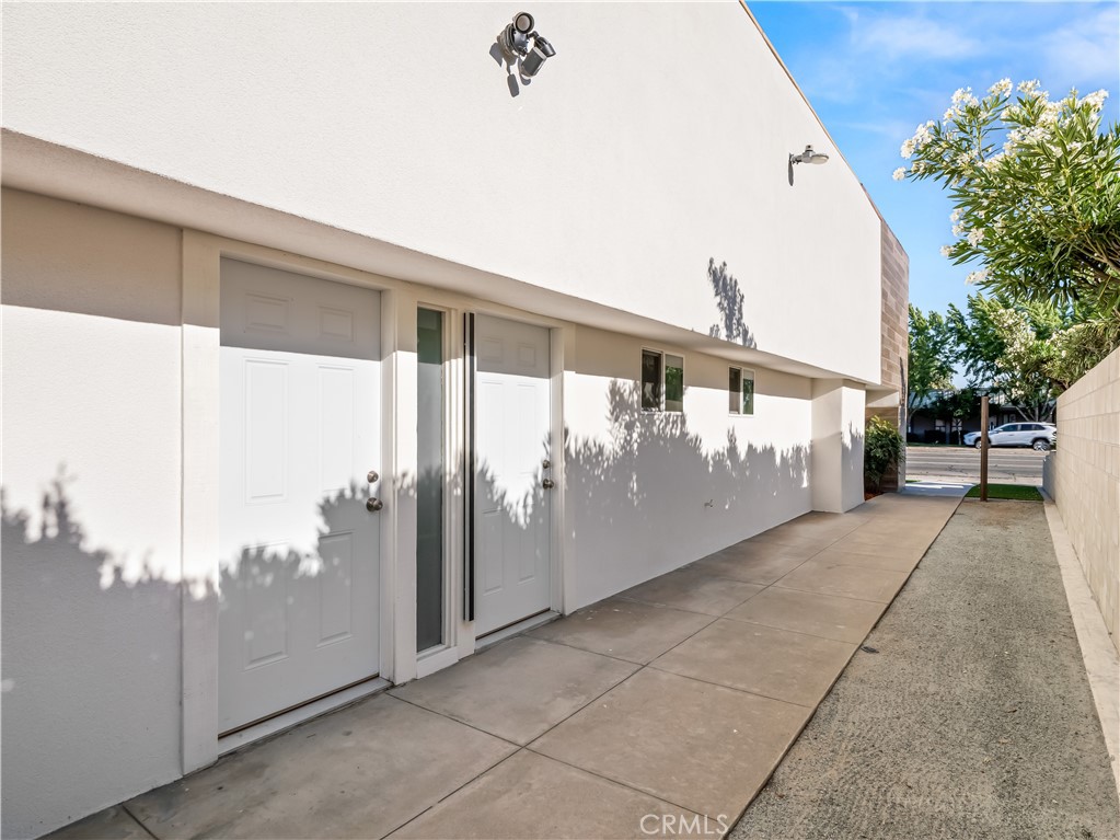 1490 W Shaw, Fresno, CA 93711