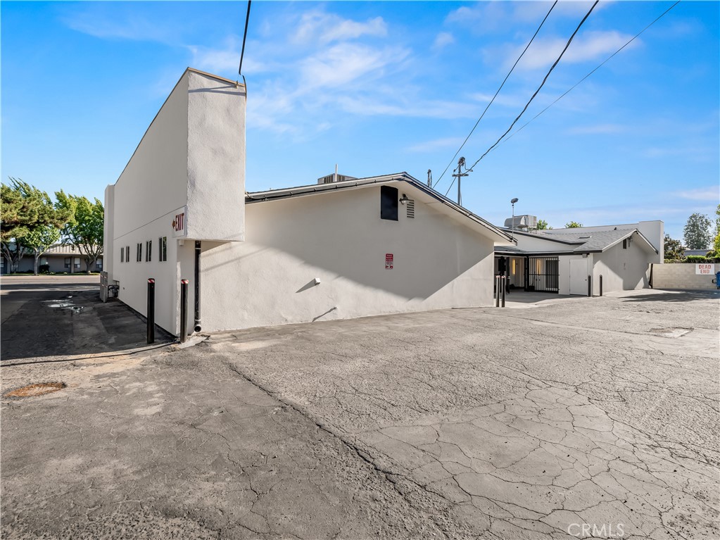 1490 W Shaw, Fresno, CA 93711