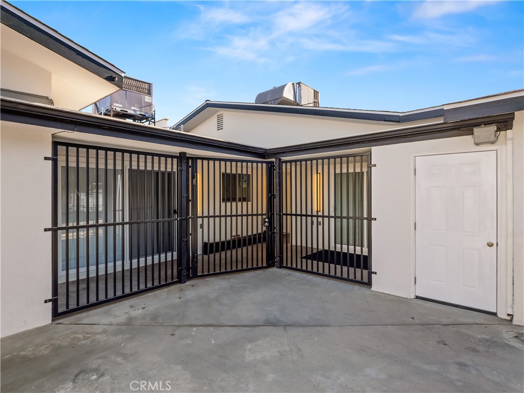 1490 W Shaw, Fresno, CA 93711