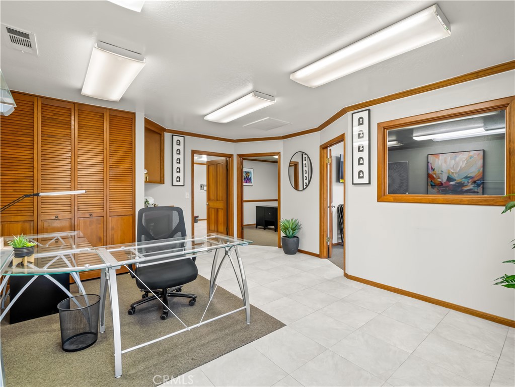 1490 W Shaw, Fresno, CA 93711