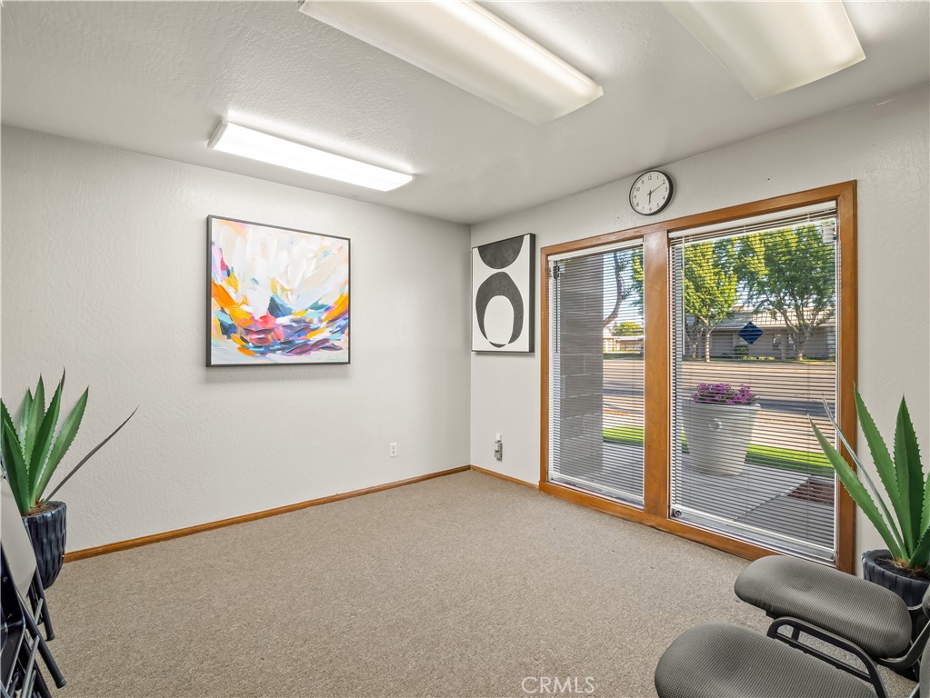 1490 W Shaw, Fresno, CA 93711