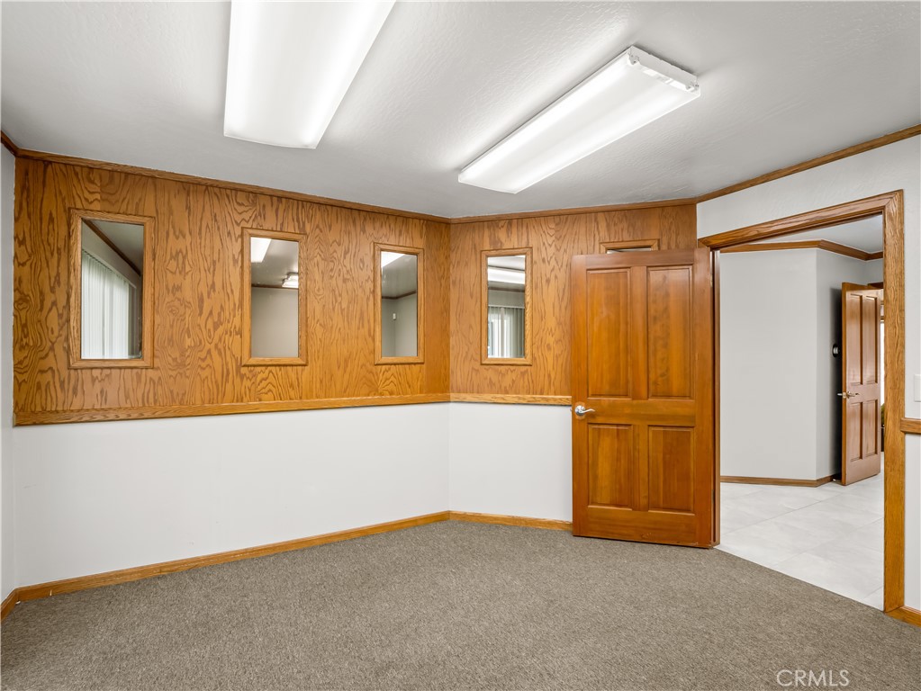 1490 W Shaw, Fresno, CA 93711