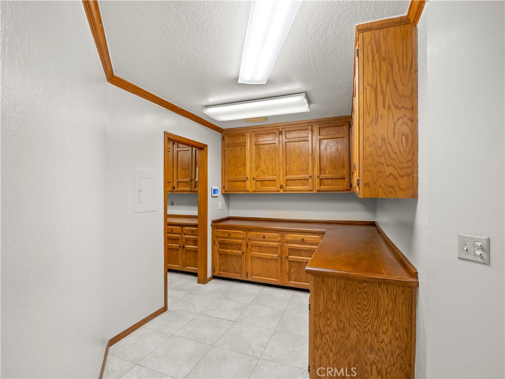 1490 W Shaw, Fresno, CA 93711