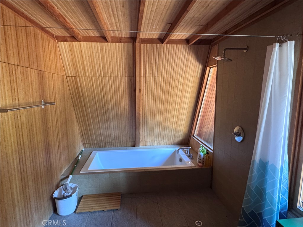 10 Beasore Rd, Bass Lake, CA 93604