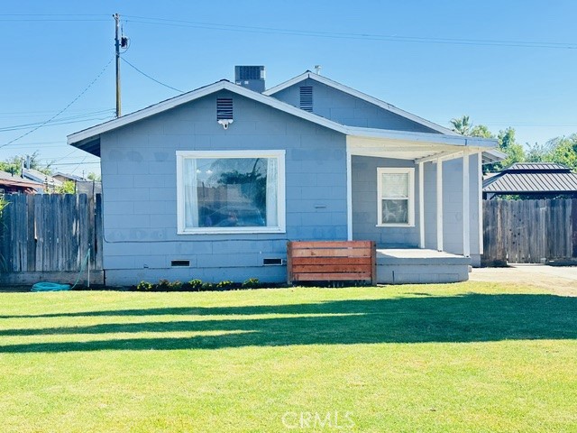 1942 E Olive, Dinuba, CA 93618