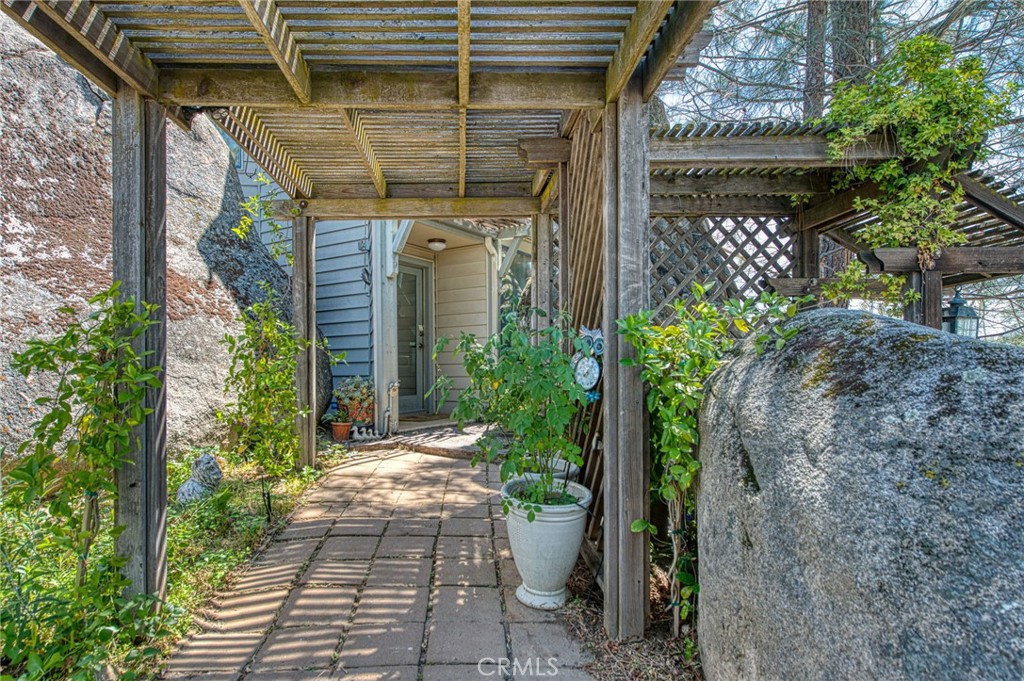 28760 S Long Hollow Ct, Coarsegold, CA 93614