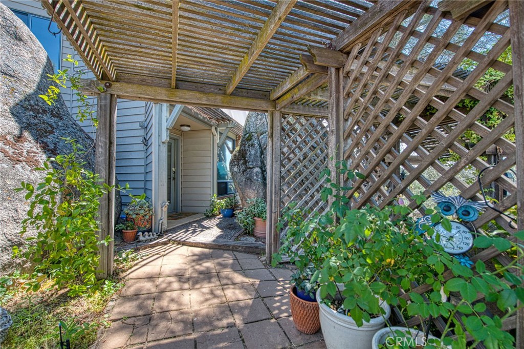 28760 S Long Hollow Ct, Coarsegold, CA 93614