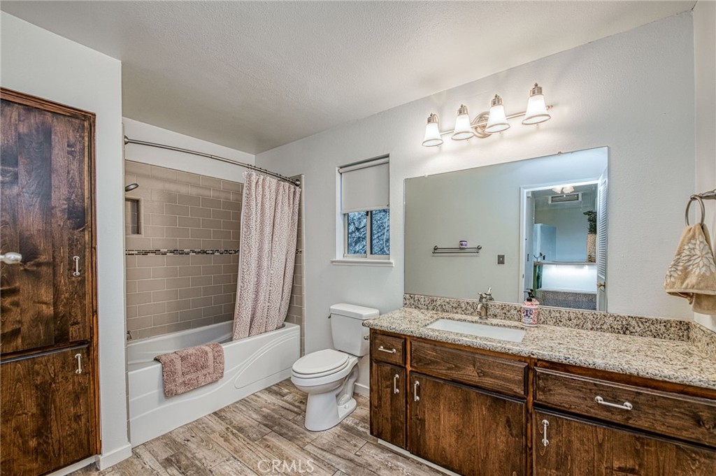 28760 S Long Hollow Ct, Coarsegold, CA 93614