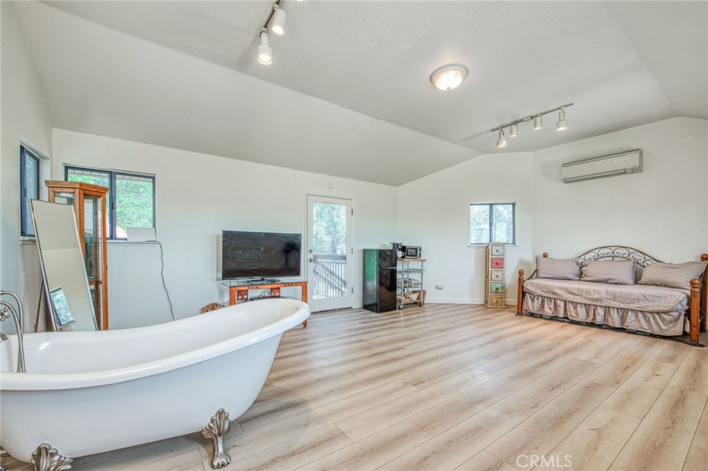 28760 S Long Hollow Ct, Coarsegold, CA 93614