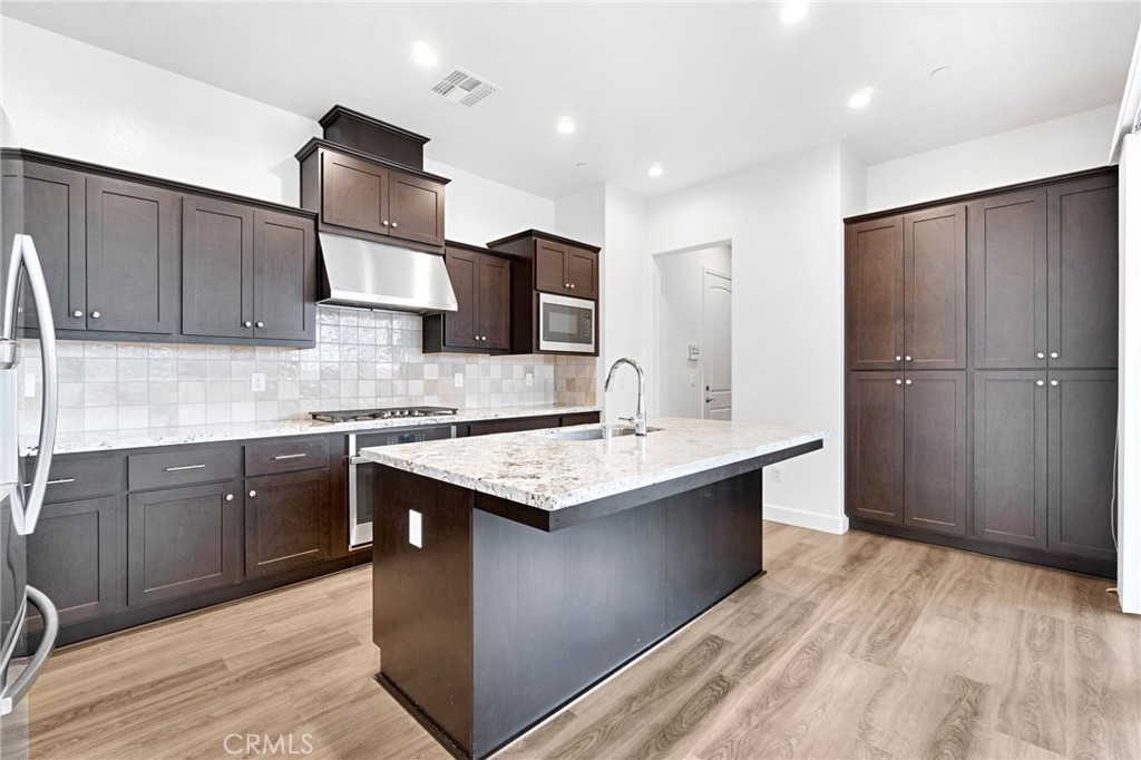 390 S Traverse, Madera, CA 93636