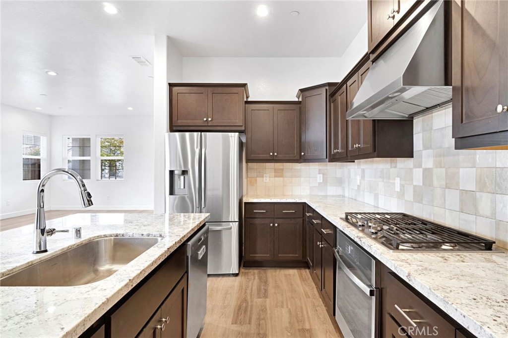 390 S Traverse, Madera, CA 93636
