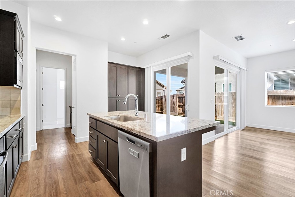 390 S Traverse, Madera, CA 93636