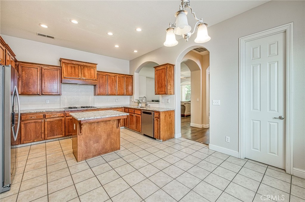 8405 N Paula, Fresno, CA 93720