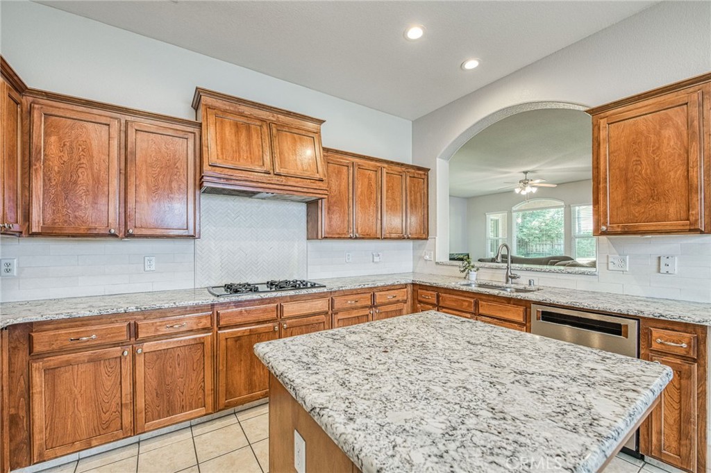 8405 N Paula, Fresno, CA 93720