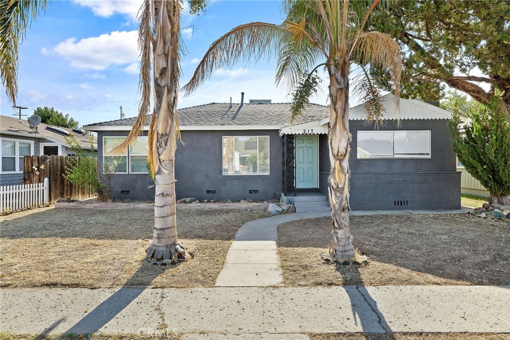 217 N Lincoln St, Coalinga, CA 93210