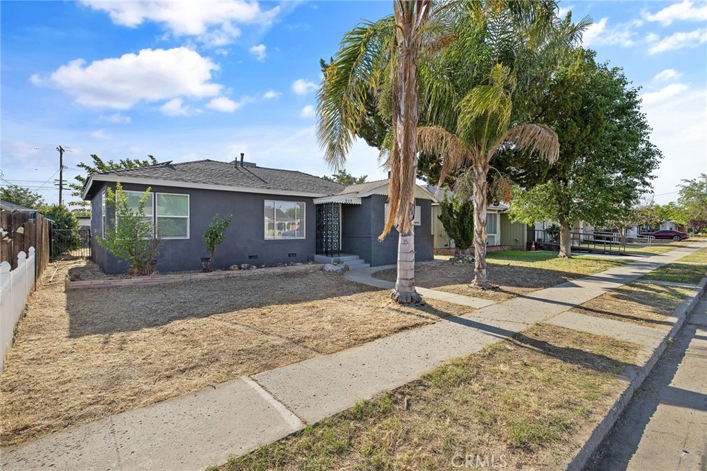 217 N Lincoln St, Coalinga, CA 93210