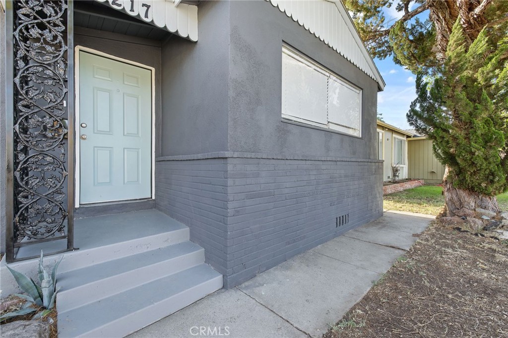 217 N Lincoln St, Coalinga, CA 93210