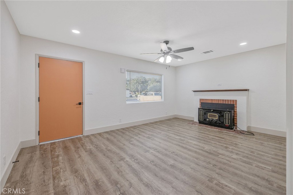 1019 E Laurel Ave, Visalia, CA 93292
