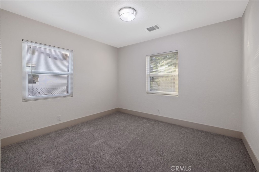 1019 E Laurel Ave, Visalia, CA 93292