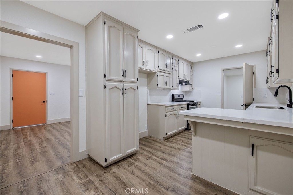 1019 E Laurel Ave, Visalia, CA 93292