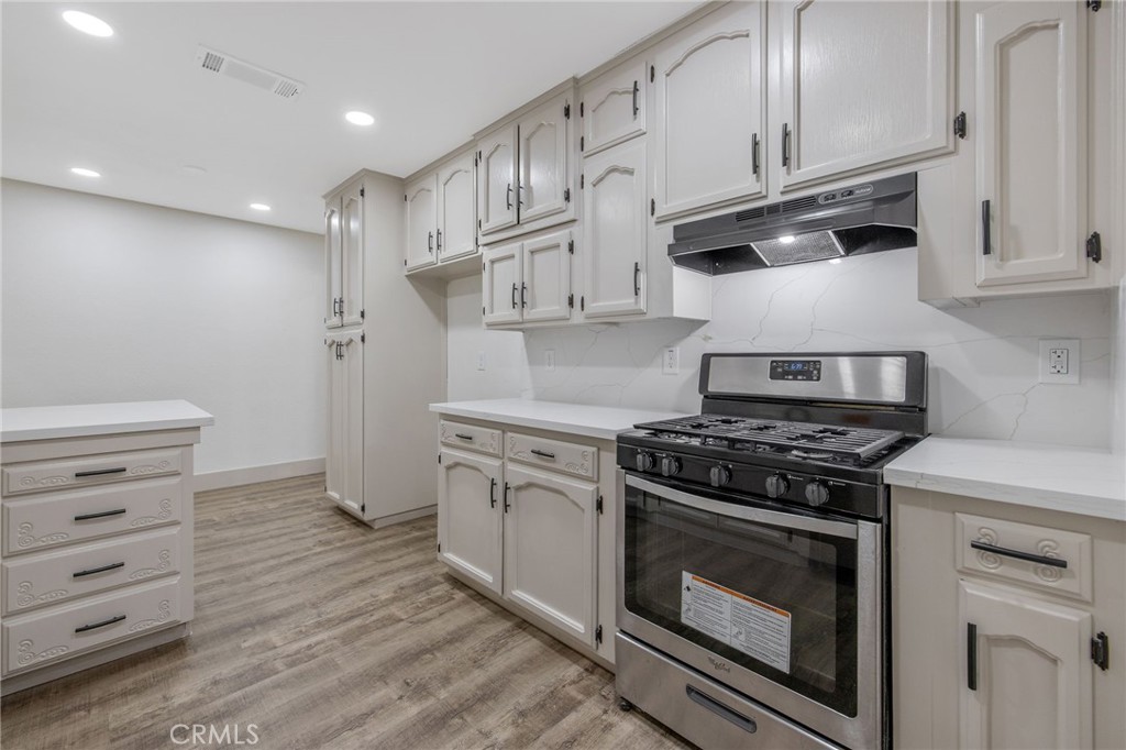 1019 E Laurel Ave, Visalia, CA 93292