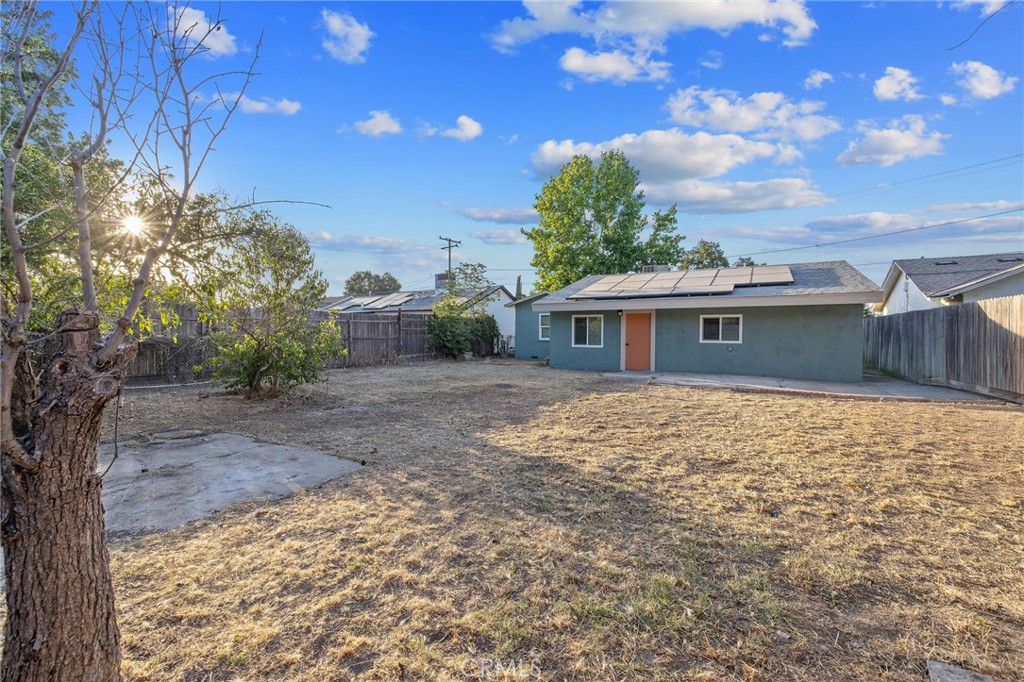 1019 E Laurel Ave, Visalia, CA 93292