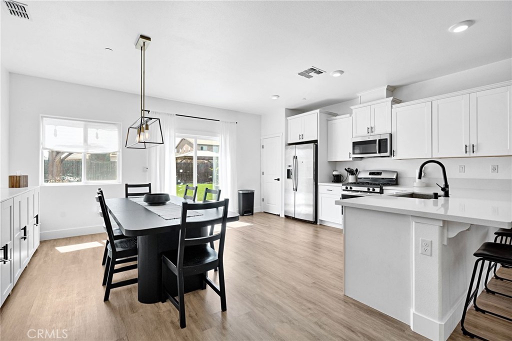 1386 Shoreside, Madera, CA 93637