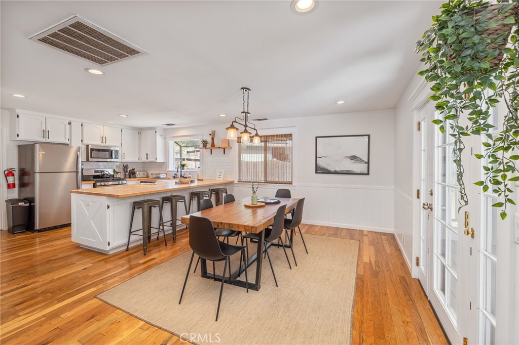 48866 Rock Point Rd, Oakhurst, CA 93644
