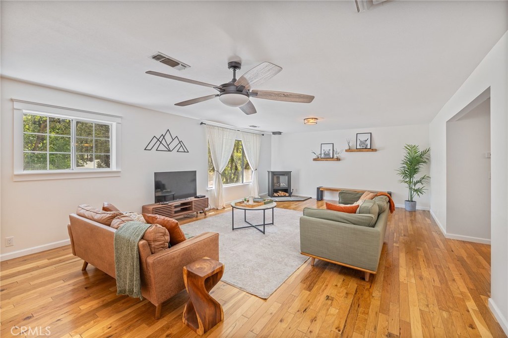 48866 Rock Point Rd, Oakhurst, CA 93644
