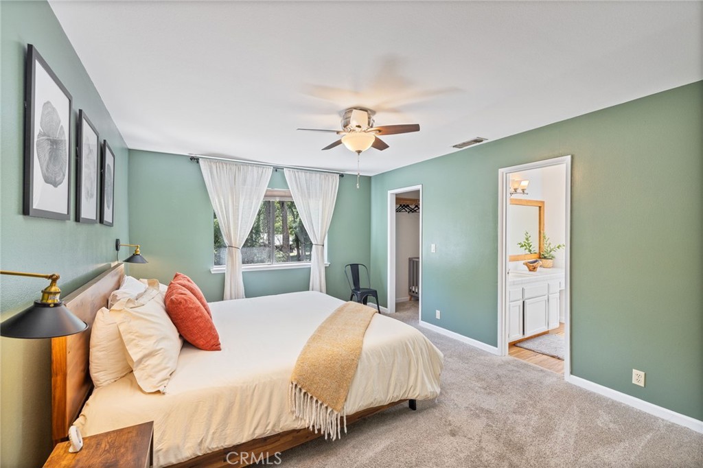 48866 Rock Point Rd, Oakhurst, CA 93644