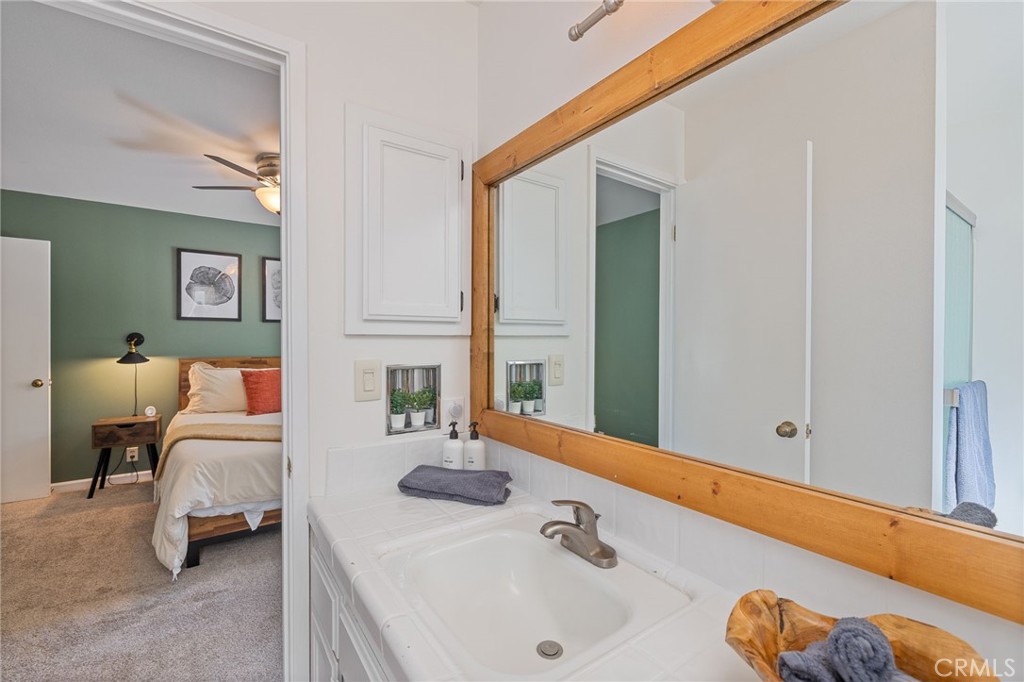 48866 Rock Point Rd, Oakhurst, CA 93644