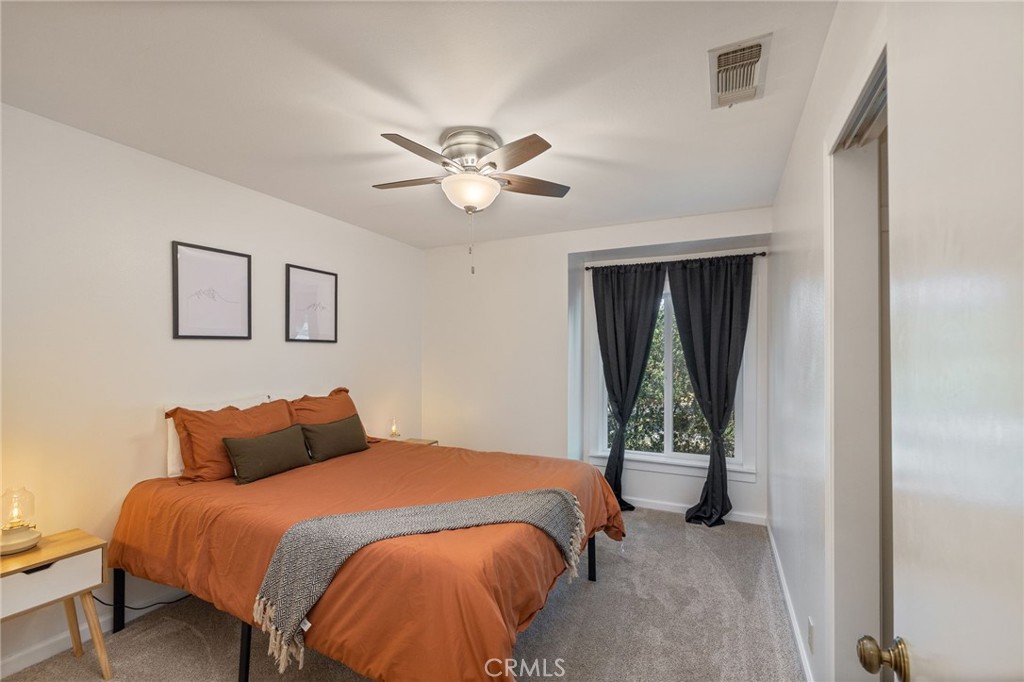 48866 Rock Point Rd, Oakhurst, CA 93644