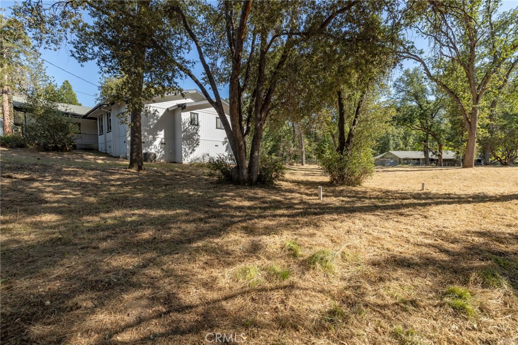 48866 Rock Point Rd, Oakhurst, CA 93644