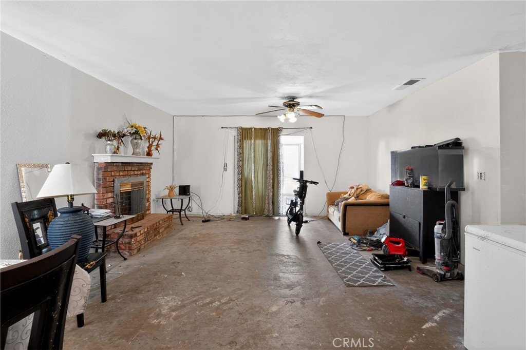 841 Sandra Ln, Porterville, CA 93257