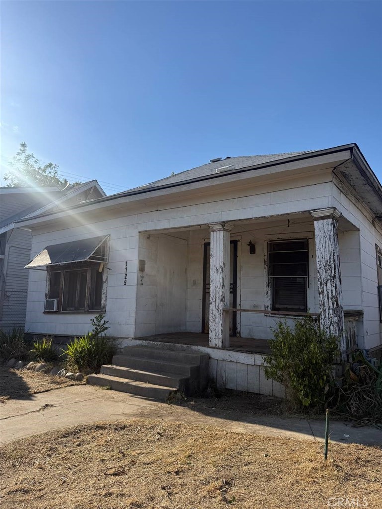 1129 E Nevada Ave, Fresno, CA 93701
