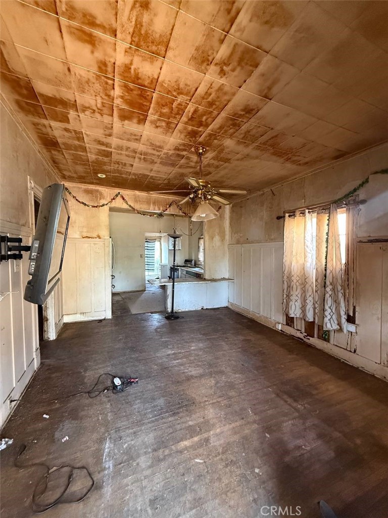 1129 E Nevada Ave, Fresno, CA 93701