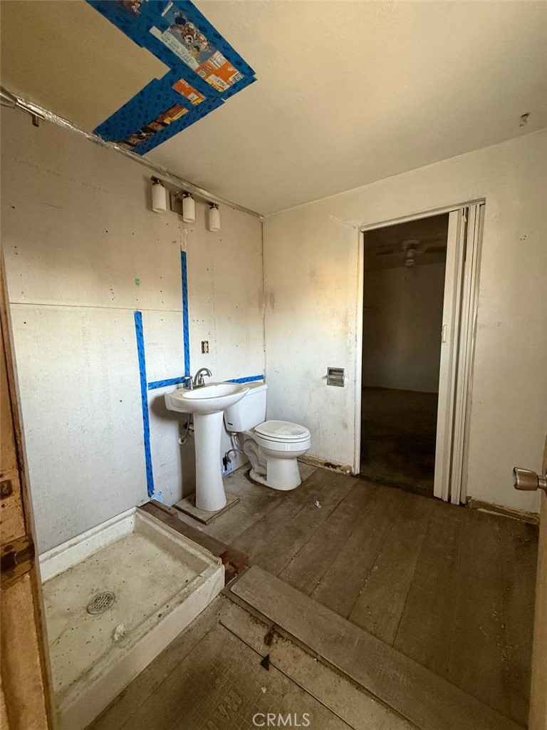 1129 E Nevada Ave, Fresno, CA 93701