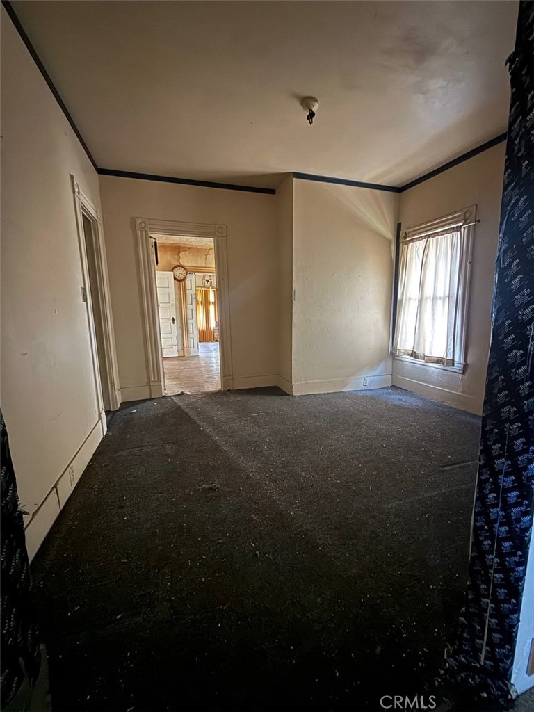 1129 E Nevada Ave, Fresno, CA 93701