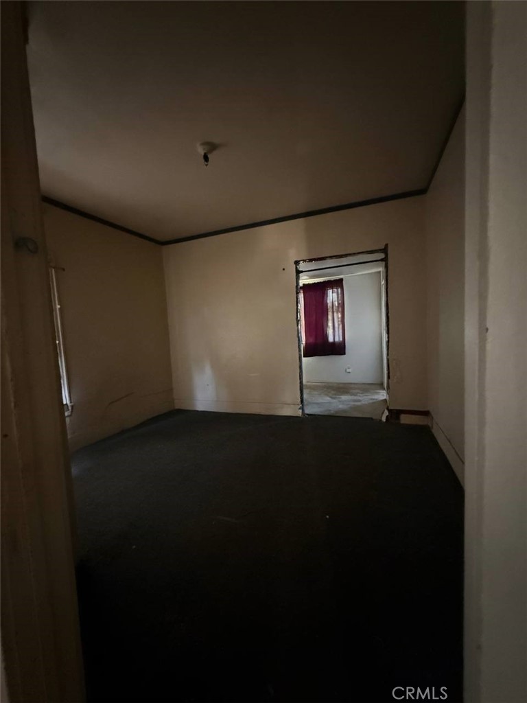1129 E Nevada Ave, Fresno, CA 93701
