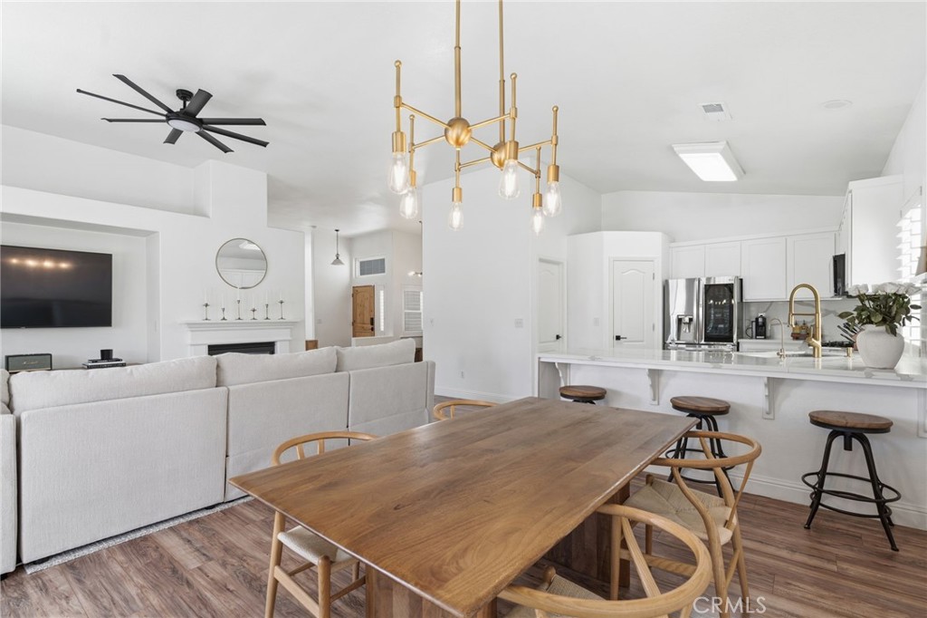 1740 N McKelvy Ave, Clovis, CA 93619