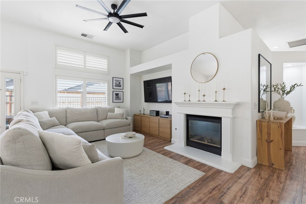1740 N McKelvy Ave, Clovis, CA 93619