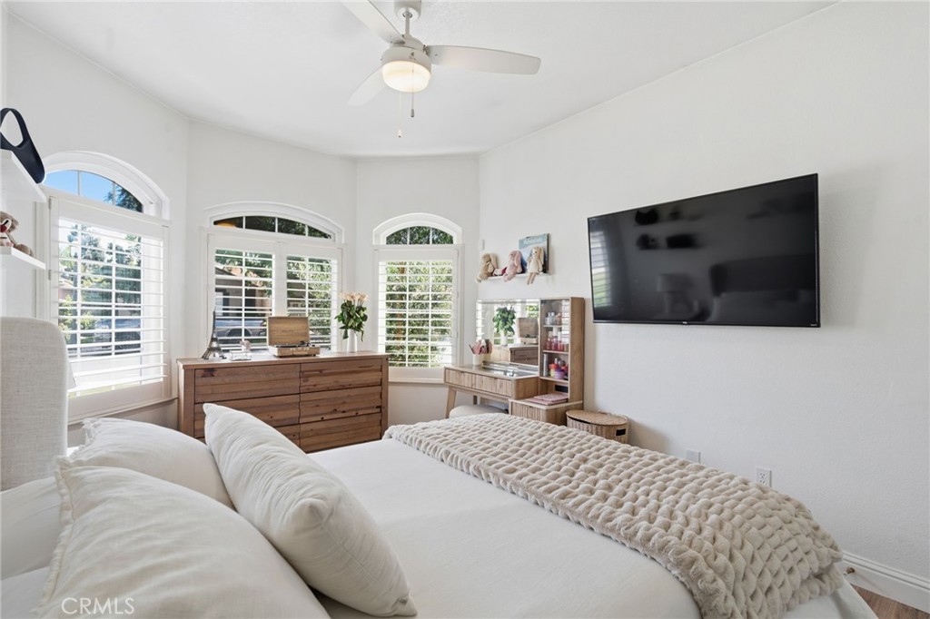 1740 N McKelvy Ave, Clovis, CA 93619
