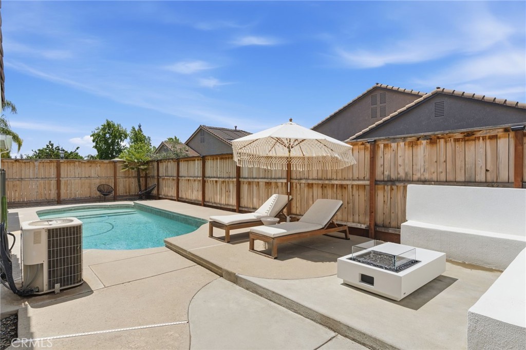 1740 N McKelvy Ave, Clovis, CA 93619