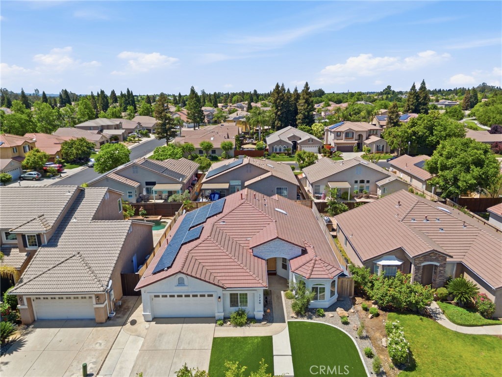 1740 N McKelvy Ave, Clovis, CA 93619
