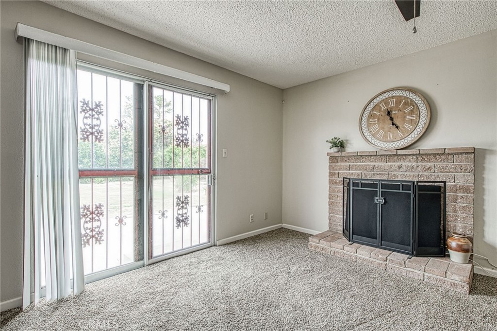 638 W Sussex Way, Fresno, CA 93705